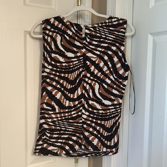 Calvin Klein sleeveless blouse with a gorgeous design Size L - Picture 3 of 3